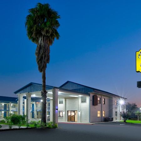 Super 8 By Wyndham Victoria - South - Hwy 59 Hotel Exterior photo